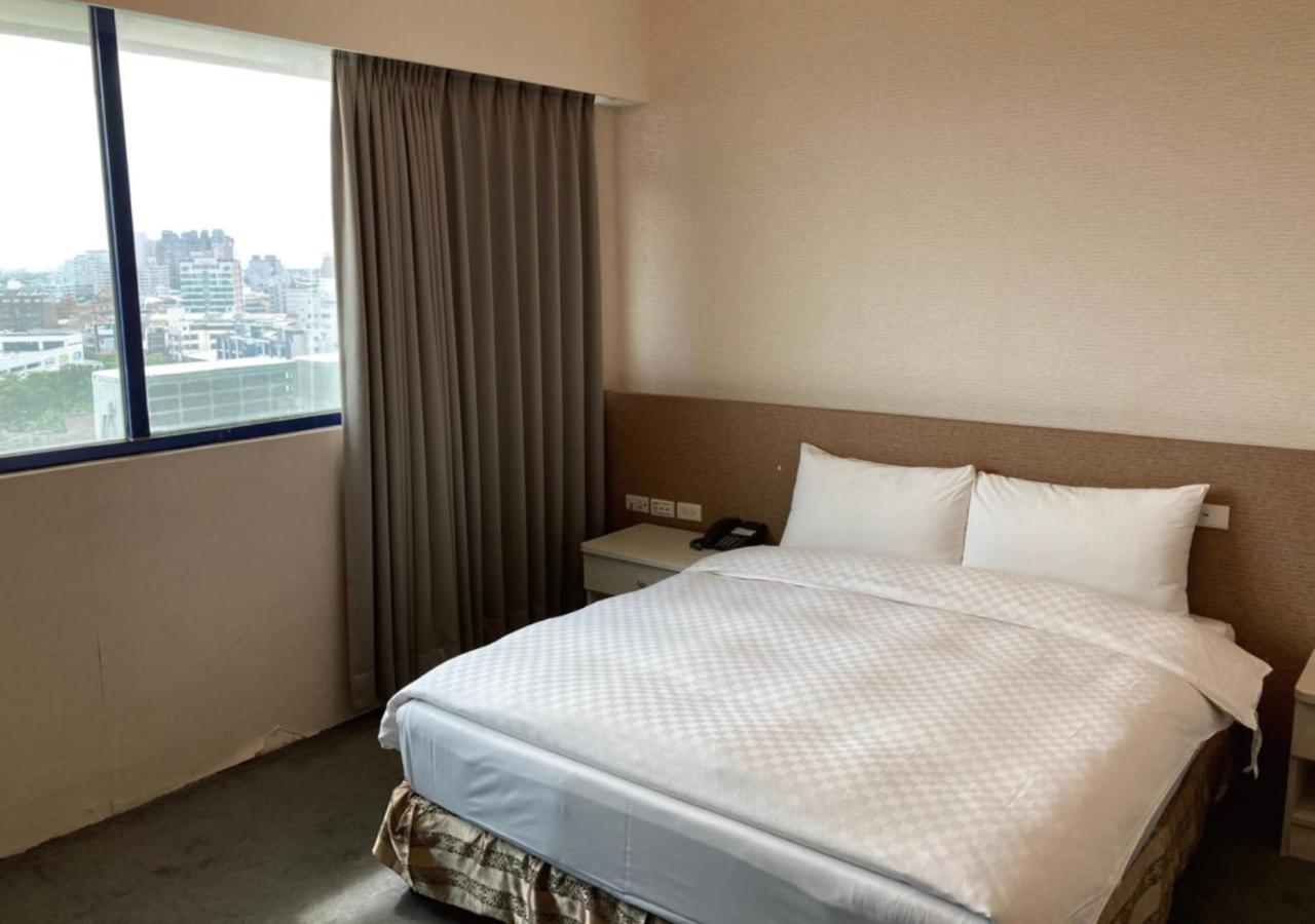 Shun-Yi Business Hotel Chiayi Exterior foto
