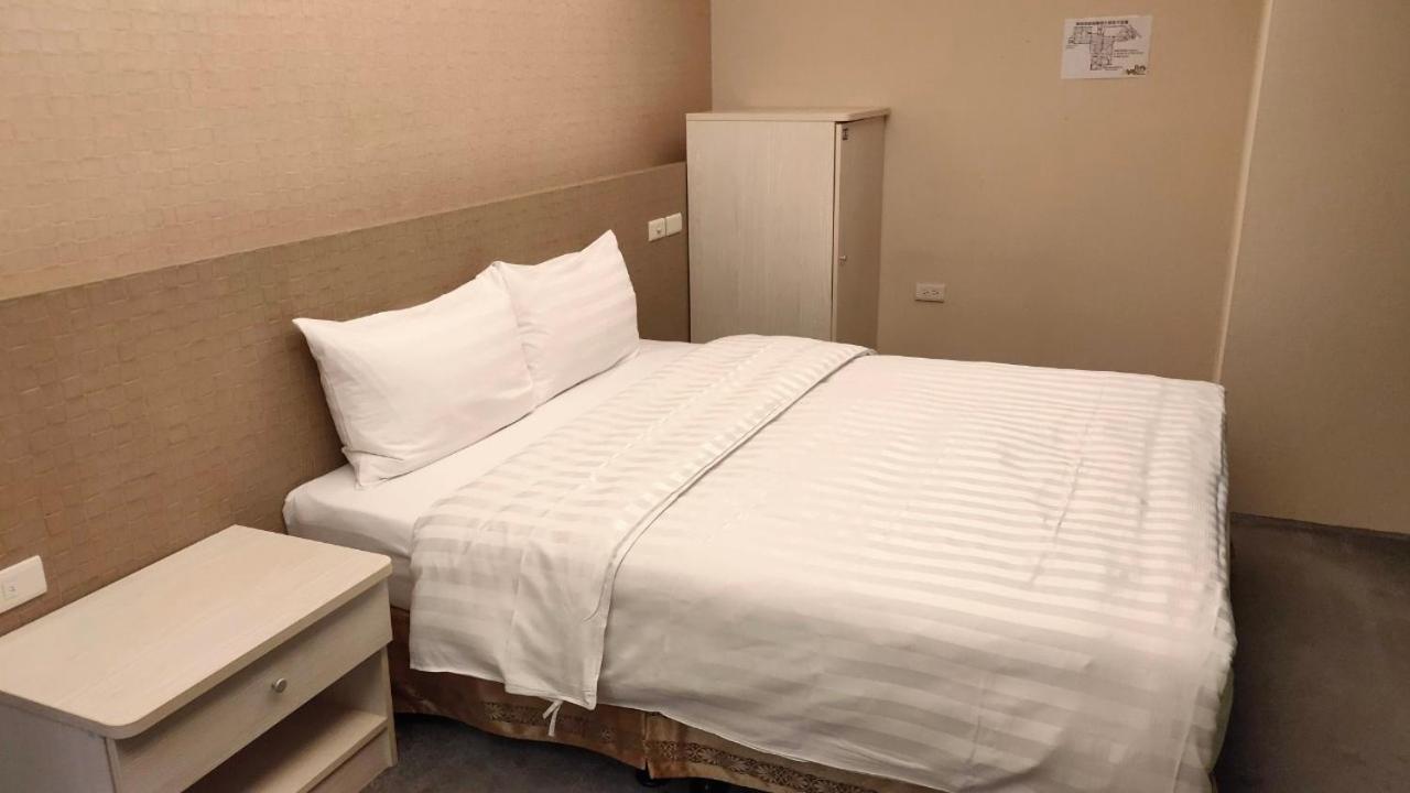 Shun-Yi Business Hotel Chiayi Exterior foto