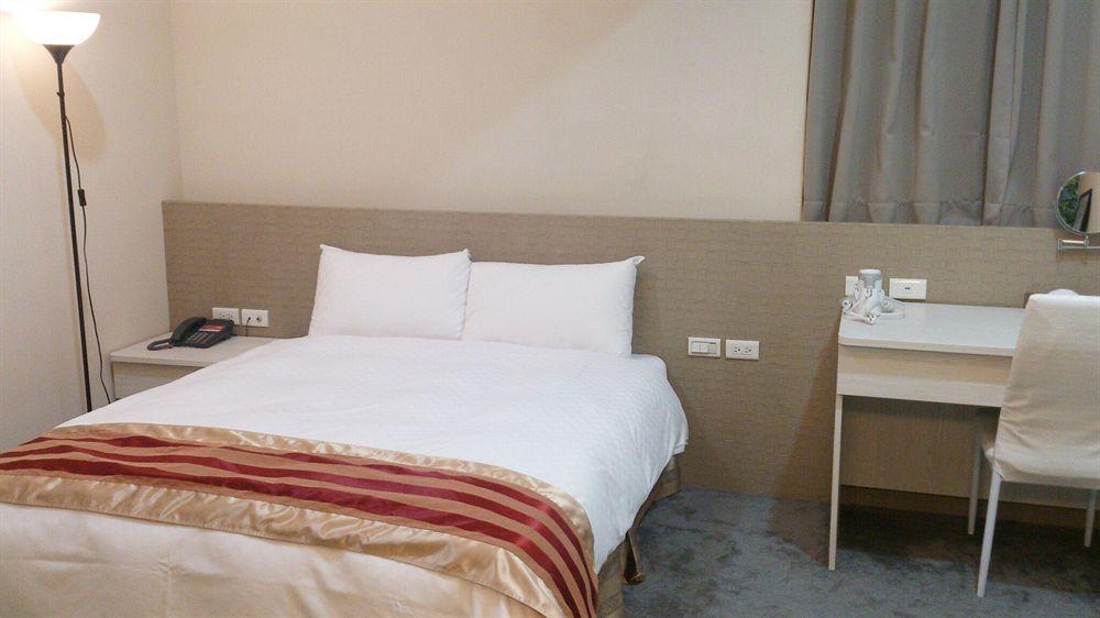 Shun-Yi Business Hotel Chiayi Exterior foto